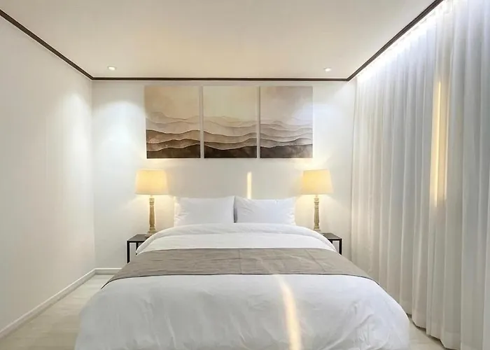 3 Mins From Konkuk Station, 10 Mins Walk From Seongsu Station アパート