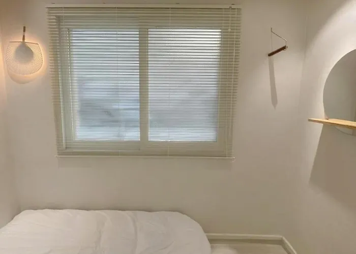 3 Mins From Konkuk Station, 10 Mins Walk From Seongsu Station *