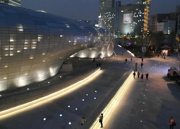 3 Mins From Konkuk Station, 10 Mins Walk From Seongsu Station *